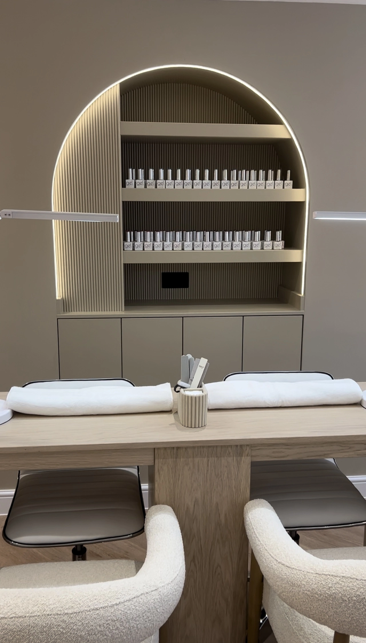 Nail desk to rent - in Derby, England United Kingdom- listed on UK Therapy  Rooms.